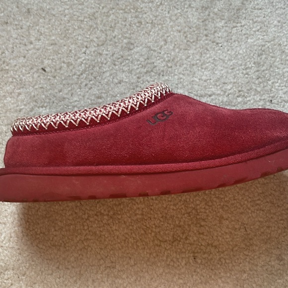 Ugg Tasman used size 9 burgundy color - Picture 2 of 5